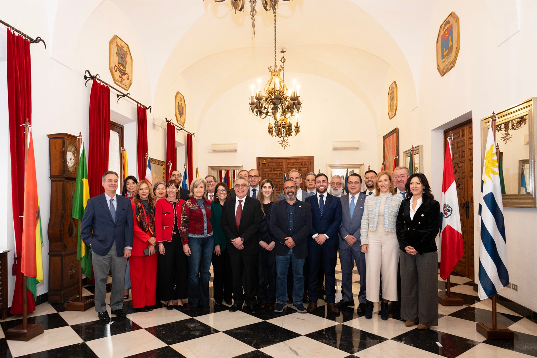 Las embajadas iberoamericanas ponen el ojo en Cáceres como ejemplo de “Turismo de Intereses Especiales” frente al turismo masivo Las embajadas iberoamericanas ponen el ojo en Cáceres como ejemplo de “Turismo de Intereses Especiales” frente al turismo masivo