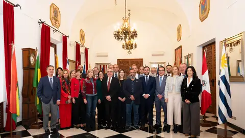 Las embajadas iberoamericanas ponen el ojo en Cáceres como ejemplo de “Turismo de Intereses Especiales” frente al turismo masivo Las embajadas iberoamericanas ponen el ojo en Cáceres como ejemplo de “Turismo de Intereses Especiales” frente al turismo masivo