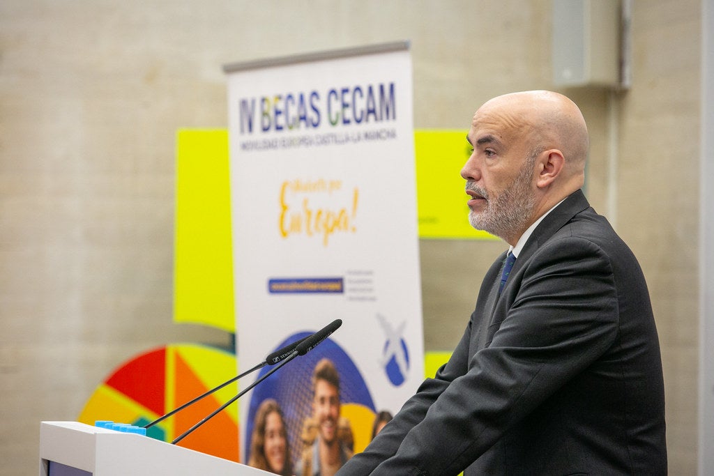 Gobierno regional y CECAM apuestan por la formación internacional Gobierno regional y CECAM apuestan por la formación internacional