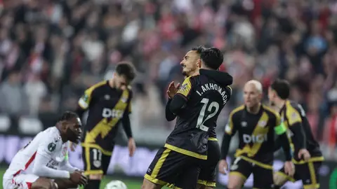 El Rayo se refugia en la fuerza de Vallecas para igualar su listón en Europa El Rayo se refugia en la fuerza de Vallecas para igualar su listón en Europa