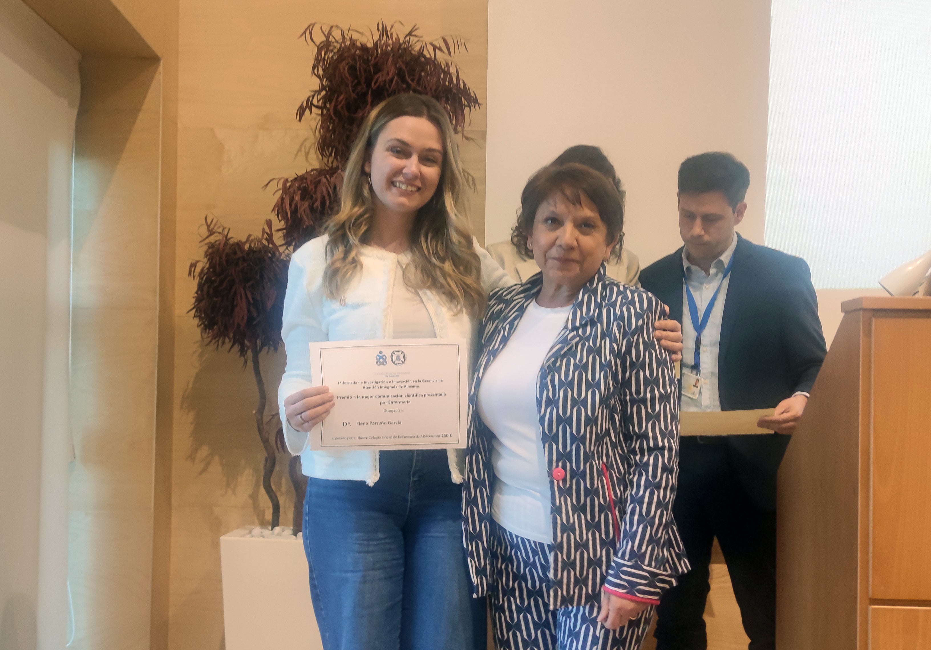 Premiado un proyecto de investigación de enfermeras especialistas que mejora la salud y combate la soledad Premiado un proyecto de investigación de enfermeras especialistas que mejora la salud y combate la soledad