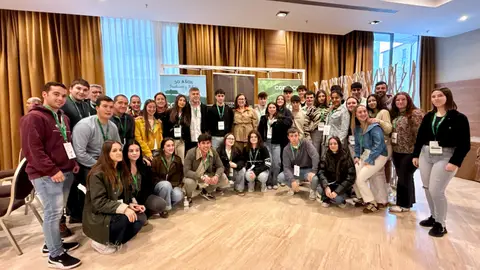 Morán remarca el apoyo de la Junta a los jóvenes ganaderos ante el reto del relevo generacional y la apuesta por la innovación Morán remarca el apoyo de la Junta a los jóvenes ganaderos ante el reto del relevo generacional y la apuesta por la innovación