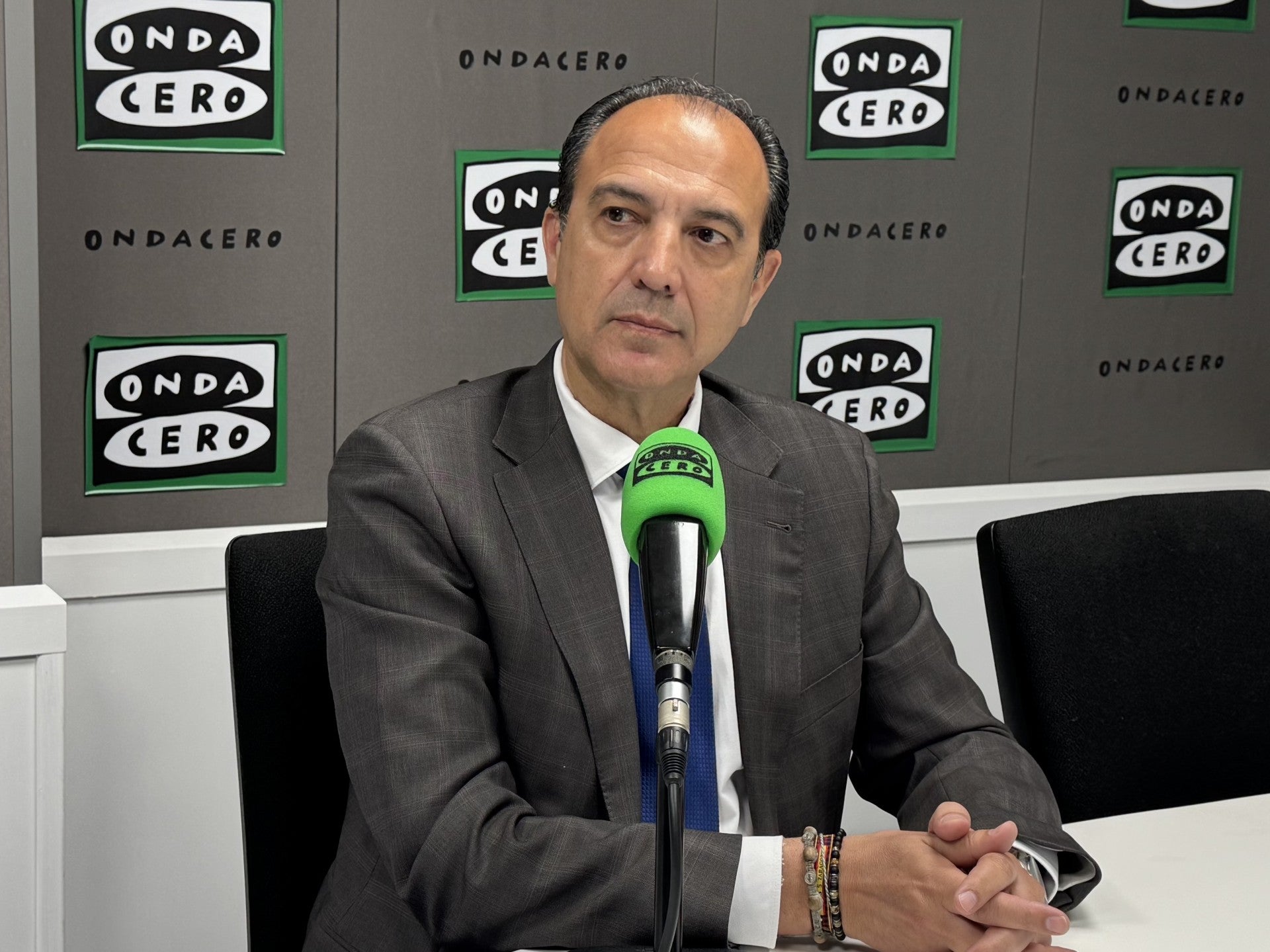 Sanidad se podría reunir con los sindicatos médicos aragoneses para analizar sus reivindicaciones Sanidad se podría reunir con los sindicatos médicos aragoneses para analizar sus reivindicaciones