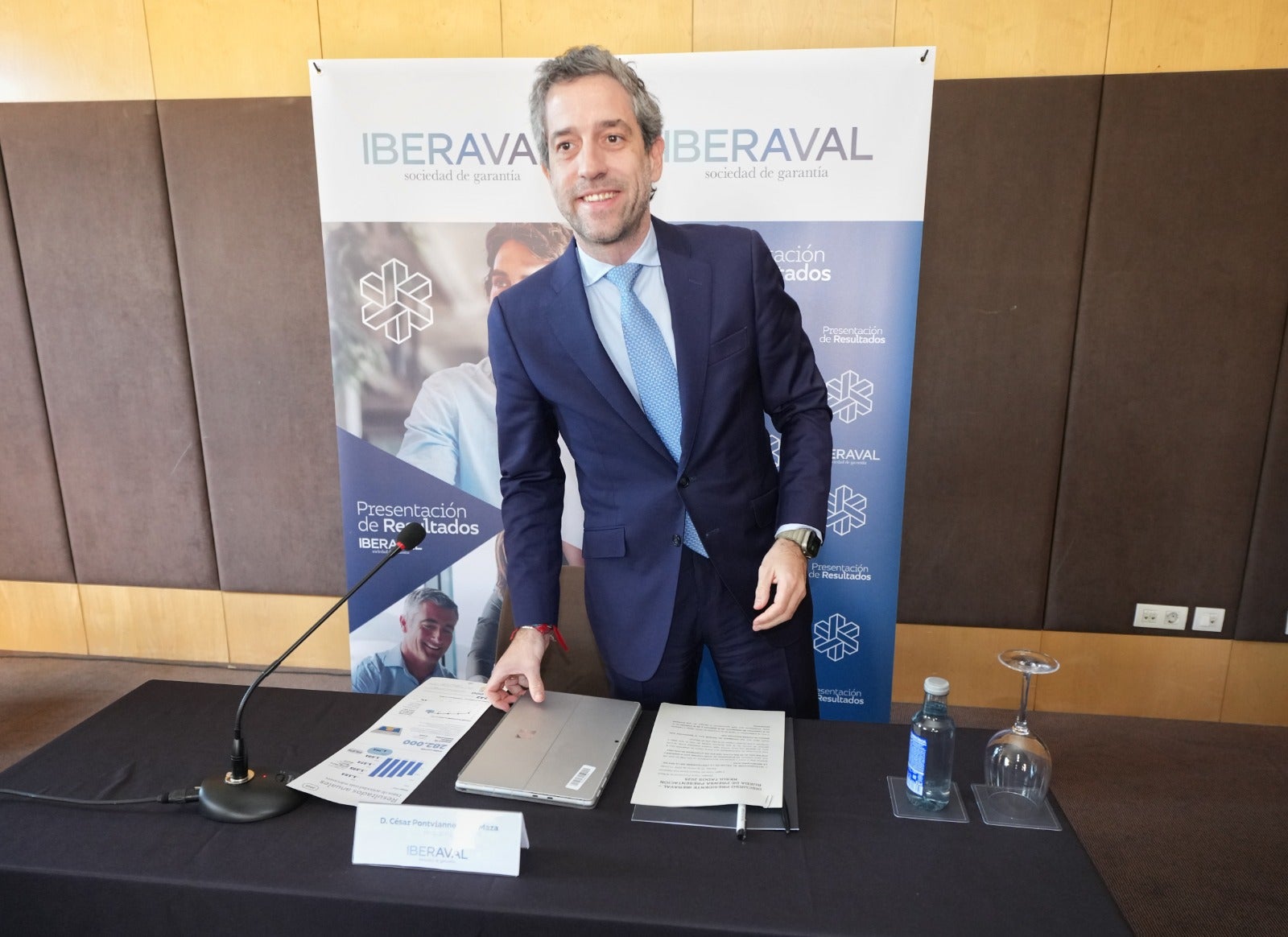 El beso de Irene Rosales y Guillermo Rosales tras separarse: "Ella no quiere que Kiko Rivera hable de él" El beso de Irene Rosales y Guillermo Rosales tras separarse: "Ella no quiere que Kiko Rivera hable de él"