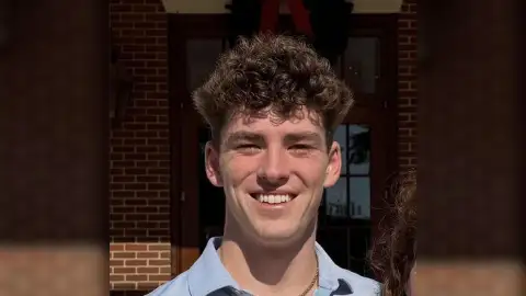 Jimmy Gracey, joven desaparecido en Barcelona del cual solo se ha encontrado su cartera flotando en el mar. Qué se sabe de la desaparición de Jimmy Gracey en Barcelona: se ha encontrado su cartera flotando en el mar