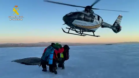 Tres rescates en cinco días en Granada evidencian la dureza de la montaña en invierno Tres rescates en cinco días en Granada evidencian la dureza de la montaña en invierno
