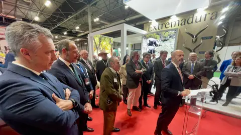 "Extremadura es el destino preferido para muchos cazadores españoles", destacaba el Consejero en la mayor feria cinegética de España "Extremadura es el destino preferido para muchos cazadores españoles", destacaba el Consejero en la mayor feria cinegética de España