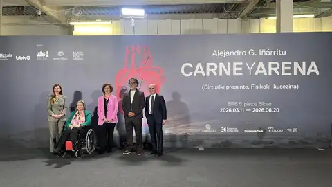 Iñárritu presenta en Bilbao la gira internacional de Carne y Arena, una instalación inmersiva para "sentir" la migración Iñárritu presenta en Bilbao la gira internacional de Carne y Arena, una instalación inmersiva para "sentir" la migración