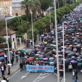 Miles de personas se manifiestan en Huelva exigiendo "justicia ya" por Adamuz: "No merecemos un final así"