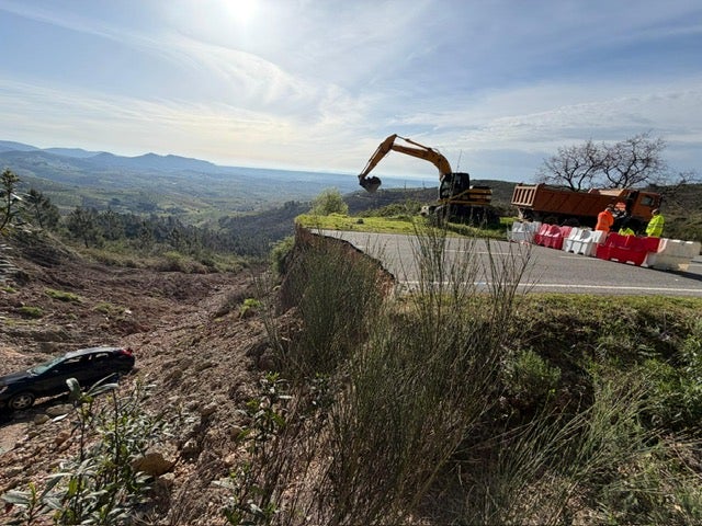 Comienzan los trabajos para el arreglo de la CC-428 que une Berzocana con Logrosán Comienzan los trabajos para el arreglo de la CC-428 que une Berzocana con Logrosán