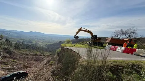 Comienzan los trabajos para el arreglo de la CC-428 que une Berzocana con Logrosán Comienzan los trabajos para el arreglo de la CC-428 que une Berzocana con Logrosán