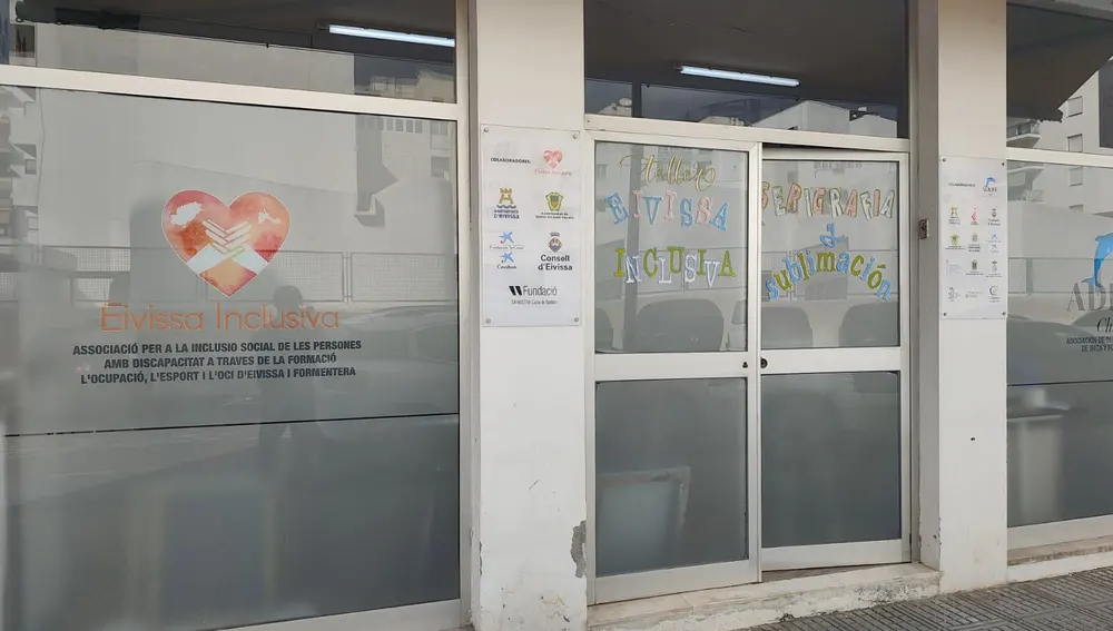 Fachada del taller de impresión de Eivissa Inclusiva, junto al Mercat Nou de Ibiza Fachada del taller de impresión de Eivissa Inclusiva, junto al Mercat Nou de Ibiza
