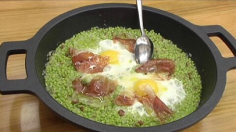 Cazuela de guisantes con patatas