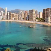 Benidorm mantiene una alta ocupación hotelera en marzo gracias al turismo británico e irlandés Benidorm mantiene una alta ocupación hotelera en marzo gracias al turismo británico e irlandés