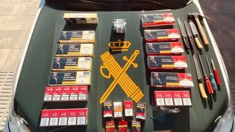 Material intervenido en un establecimiento de Balanegra (Almería). Material intervenido en un establecimiento de Balanegra (Almería).