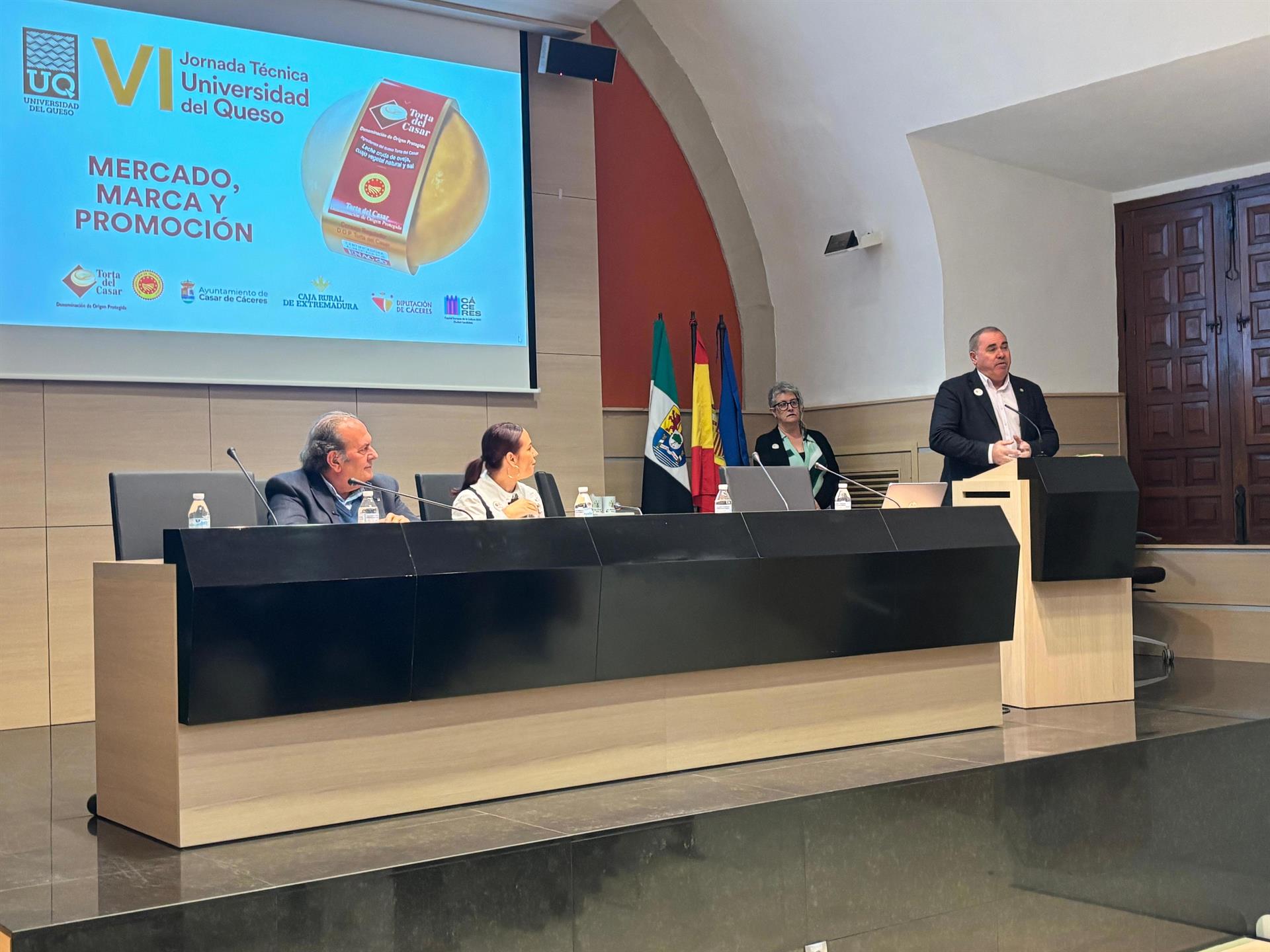 La DOP Torta del Casar celebra su VI Jornada Técnica de la Universidad del Queso para impulsar su difusión La DOP Torta del Casar celebra su VI Jornada Técnica de la Universidad del Queso para impulsar su difusión