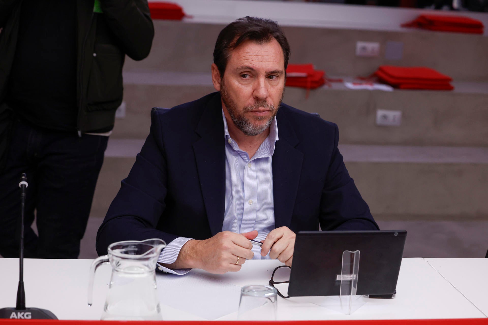 La Fiscalía Europea investiga presunto fraude en el mantenimiento de Adamuz y Puente le quita importancia: "Absoluta normalidad" La Fiscalía Europea investiga presunto fraude en el mantenimiento de Adamuz y Puente le quita importancia: "Absoluta normalidad"