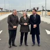 El alcalde de Ciudad Real, Francisco Cañizares, y la directora de Casa47, Leire Iglesias, y el subdelegado del Gobierno, David Broceño El alcalde de Ciudad Real, Francisco Cañizares, y la directora de Casa47, Leire Iglesias, y el subdelegado del Gobierno, David Broceño