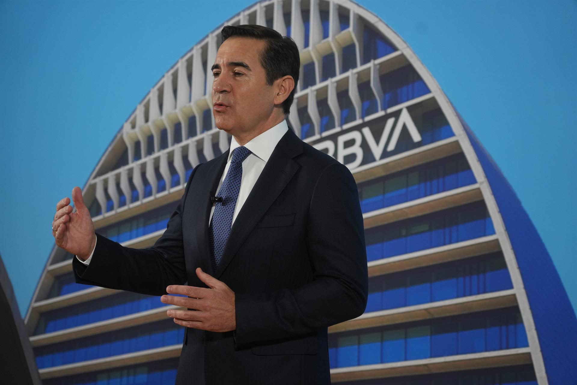 BBVA espera crecer más que sus competidores y liderar la era de la IA pese a un entorno geopolítico "incierto" BBVA espera crecer más que sus competidores y liderar la era de la IA pese a un entorno geopolítico "incierto"