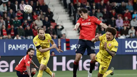 Budimir remata a gol ante el Girona Budimir remata a gol ante el Girona