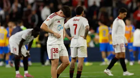 Joaquín Martínez 'Oso' al término del partido de LaLiga EA Sports que Sevilla FC y Valencia CF han disputado este sábado en el estadio Ramón Sánchez-Pizjuán Joaquín Martínez 'Oso' al término del partido de LaLiga EA Sports que Sevilla FC y Valencia CF han disputado este sábado en el estadio Ramón Sánchez-Pizjuán