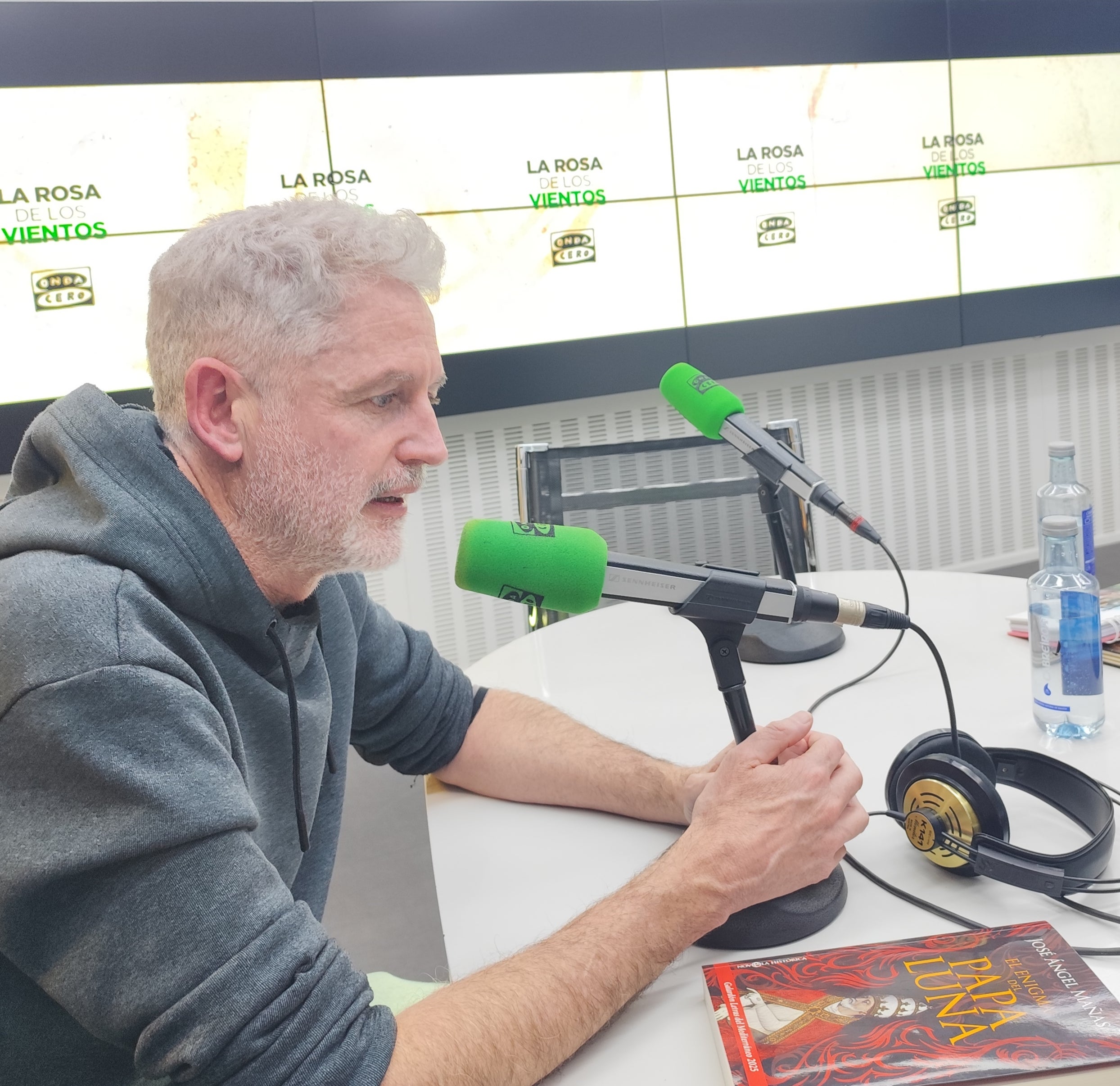 Bebé recién nacido en el hospital Bebé recién nacido en el hospital