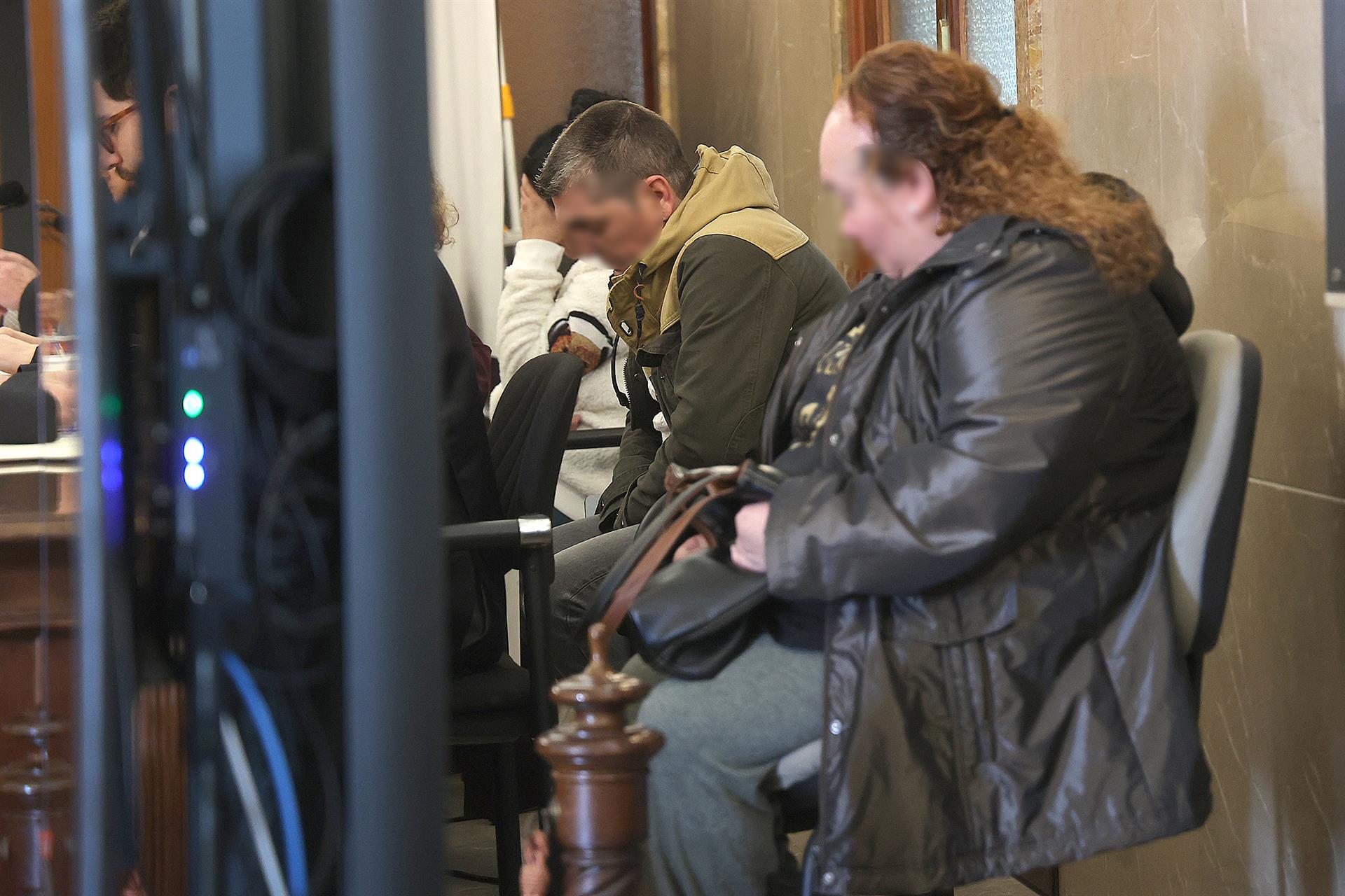 El jurado declara culpable a los dos acusados de la muerte de la bebé arrojada a un contenedor en Mallorca El jurado declara culpable a los dos acusados de la muerte de la bebé arrojada a un contenedor en Mallorca