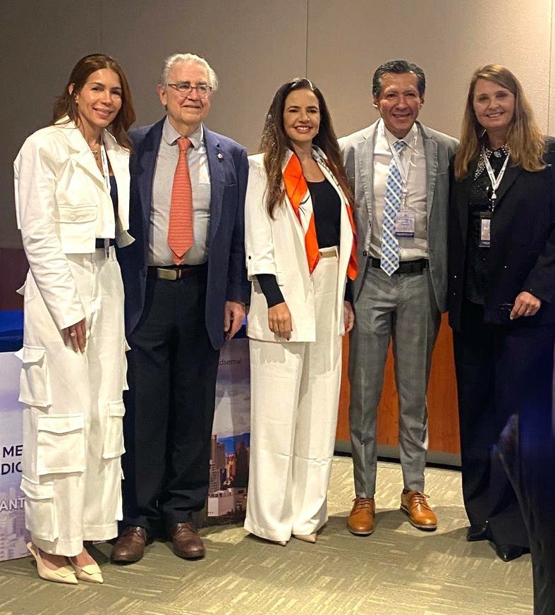 El Centro Urológico de Málaga presenta una nueva técnica que soluciona los problemas de incontinencia urinaria, la bioregeneración de esfinter, en el Congreso Internacional Antienvejecimiento en Bogotá El Centro Urológico de Málaga presenta una nueva técnica que soluciona los problemas de incontinencia urinaria, la bioregeneración de esfinter, en el Congreso Internacional Antienvejecimiento en Bogotá