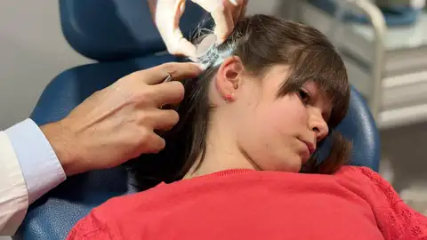 El Hospital Vithas Valencia 9 de Octubre implanta el primer sistema coclear inteligente diseñado para mejorar la audición de personas con pérdida auditiva severa El Hospital Vithas Valencia 9 de Octubre implanta el primer sistema coclear inteligente diseñado para mejorar la audición de personas con pérdida auditiva severa