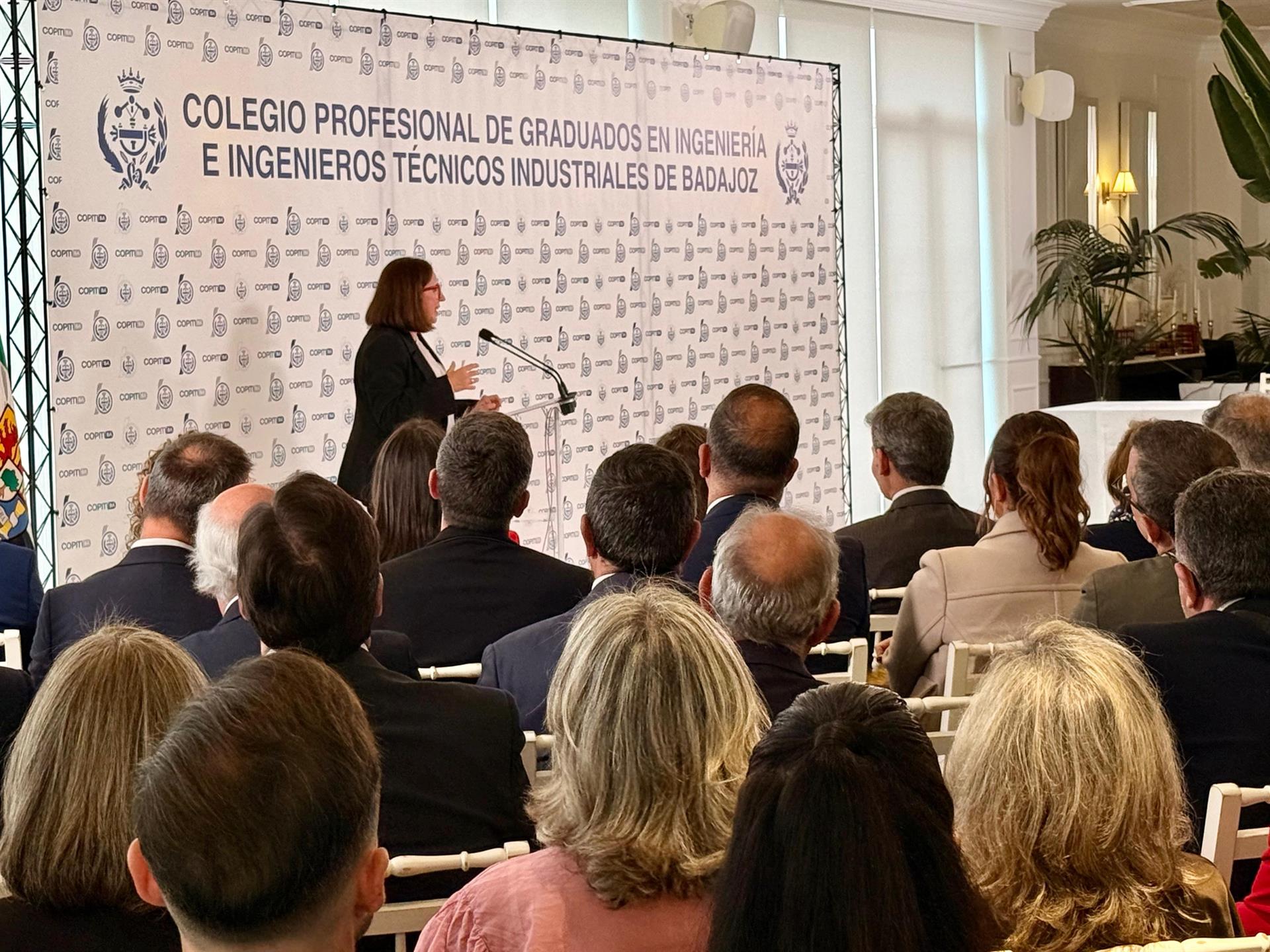 La Junta de Extremadura alerta de que el decreto por la guerra de Irán incluye "cambios" en el sistema eléctrico La Junta de Extremadura alerta de que el decreto por la guerra de Irán incluye "cambios" en el sistema eléctrico