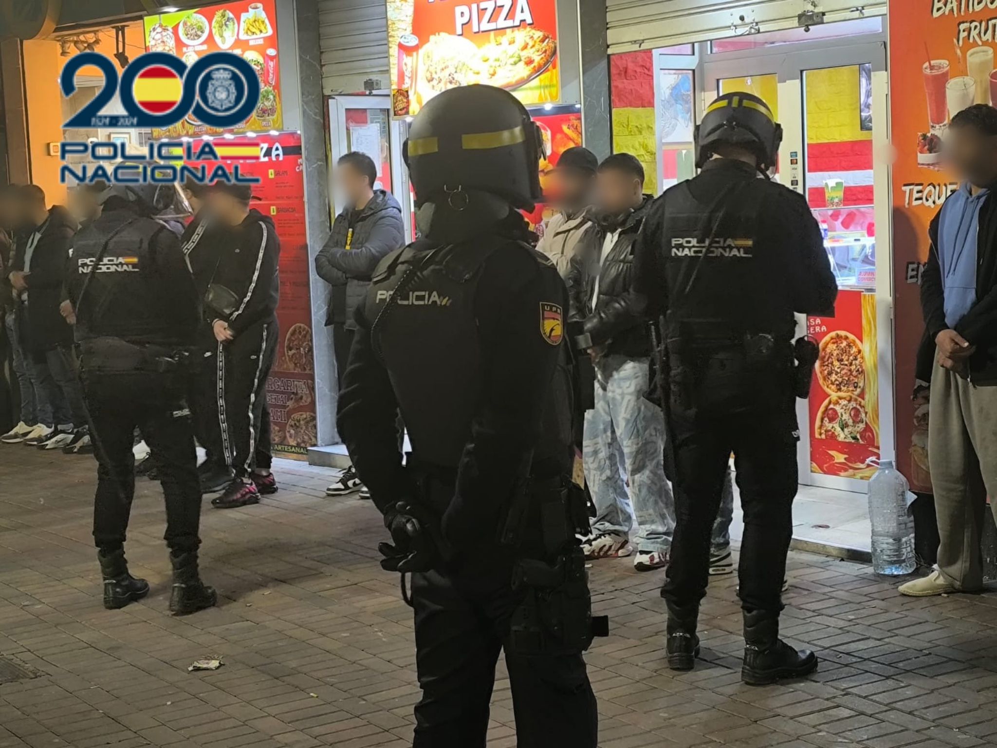 Espectacular operativo de la Policía Nacional de Alicante en los barrios de la zona norte Espectacular operativo de la Policía Nacional de Alicante en los barrios de la zona norte