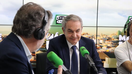 El expresidente del Gobierno Jos&eacute; Luis Zapatero en un momento de la entrevista/ Samuel Portillo