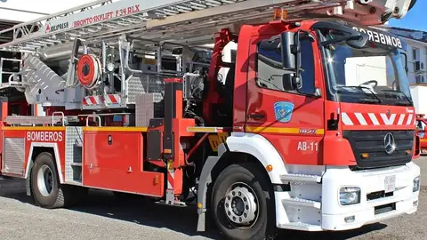 Tres viviendas afectadas por un incendio originado en un sótano en Caminomorisco Tres viviendas afectadas por un incendio originado en un sótano en Caminomorisco