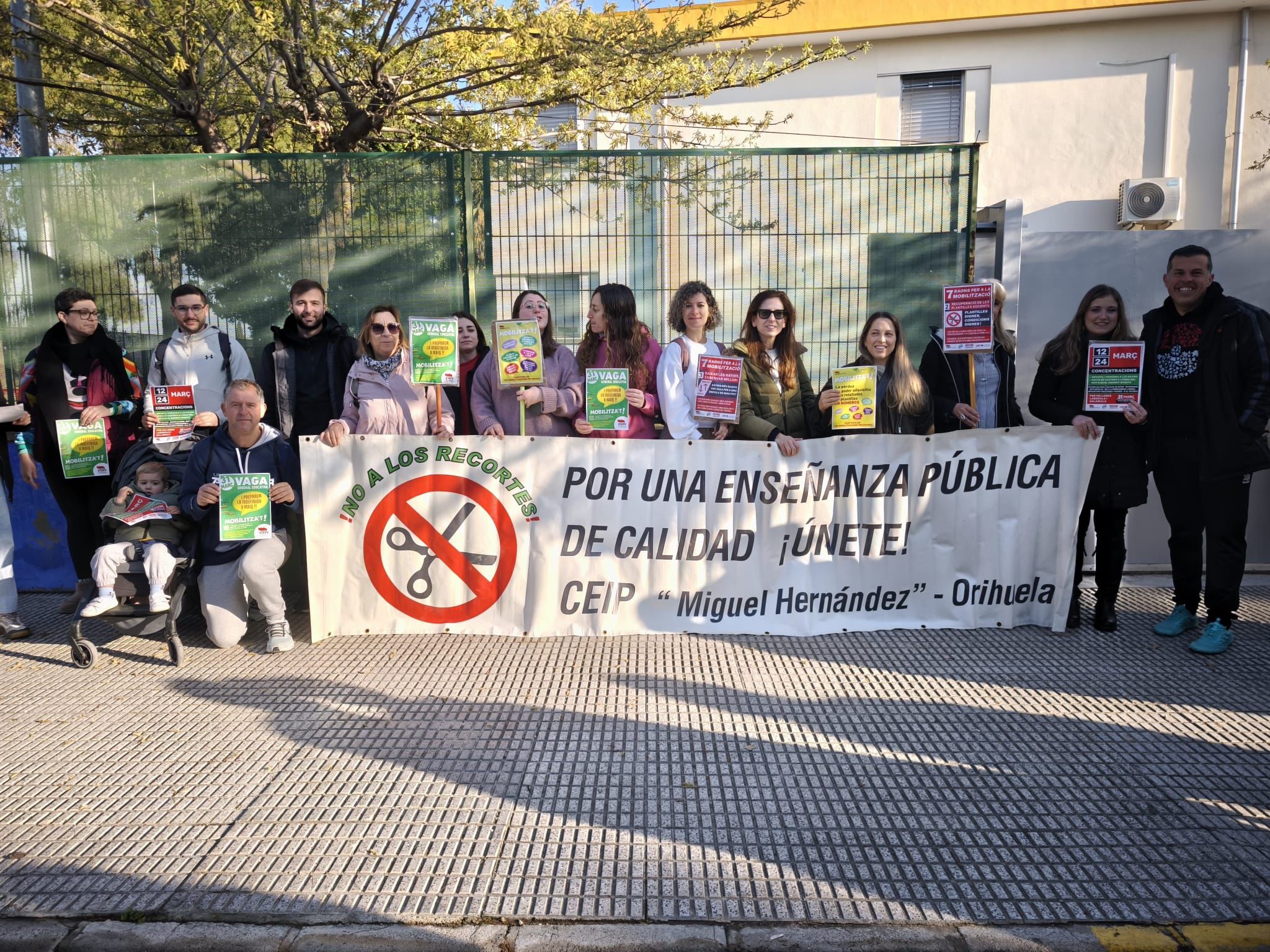 Más de 400 profesores crean la Asamblea de Docentes de la Vega Baja como espacio de coordinación y movilización educativa Más de 400 profesores crean la Asamblea de Docentes de la Vega Baja como espacio de coordinación y movilización educativa