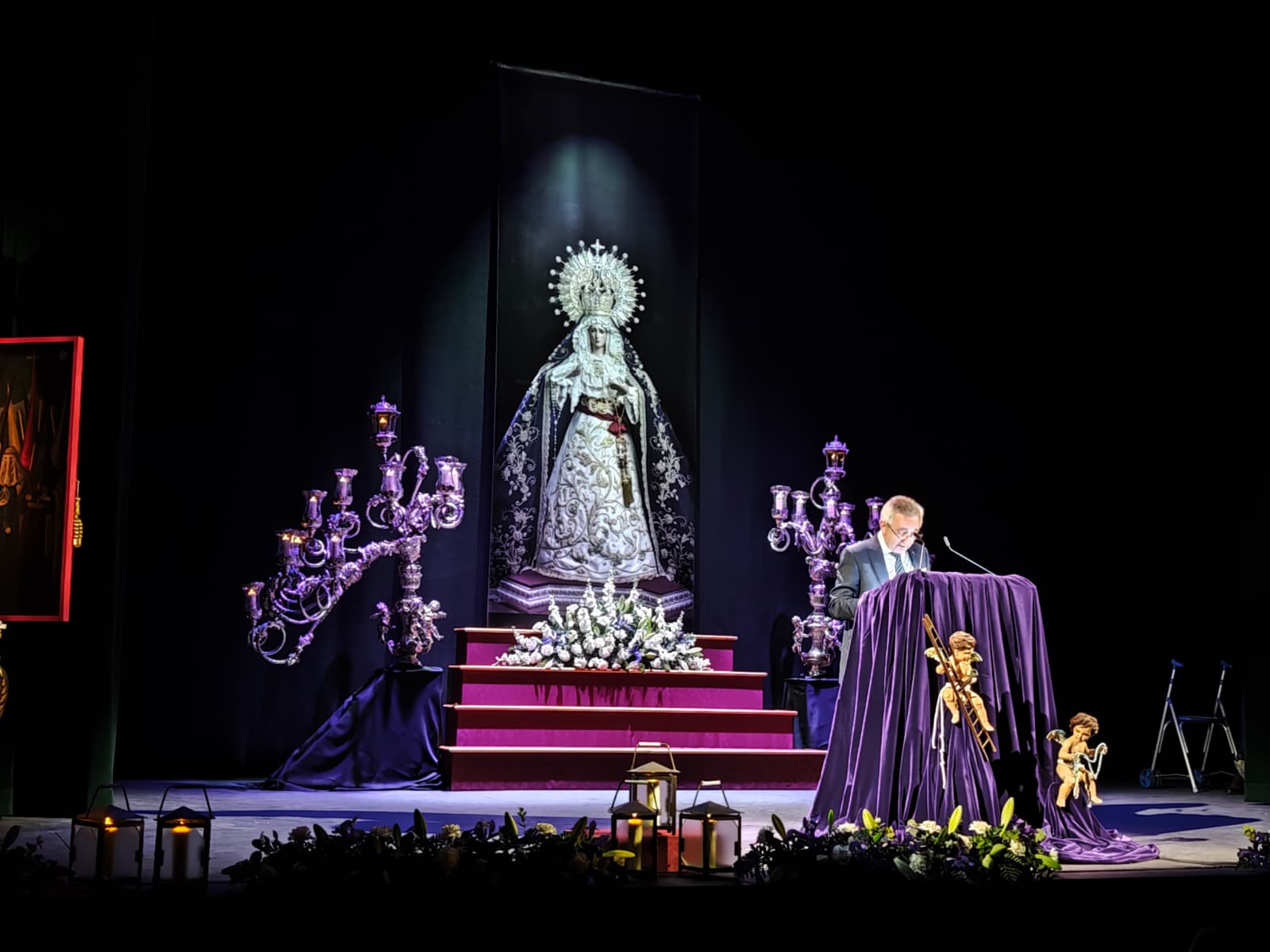 Vélez-Málaga abre las puertas a su Semana Santa con un pregón de Miguel Flores cargado emoción y sentimiento cofrade Vélez-Málaga abre las puertas a su Semana Santa con un pregón de Miguel Flores cargado emoción y sentimiento cofrade