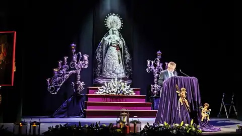 Vélez-Málaga abre las puertas a su Semana Santa con un pregón de Miguel Flores cargado emoción y sentimiento cofrade Vélez-Málaga abre las puertas a su Semana Santa con un pregón de Miguel Flores cargado emoción y sentimiento cofrade