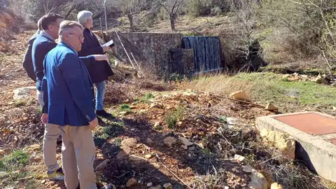 La Junta invierte casi un millón de euros en mejorar el abastecimiento de agua en Navezuelas La Junta invierte casi un millón de euros en mejorar el abastecimiento de agua en Navezuelas