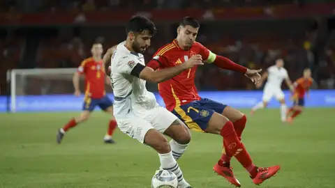 Eray Cömert en un partido con Suiza ante España Eray Cömert en un partido con Suiza ante España