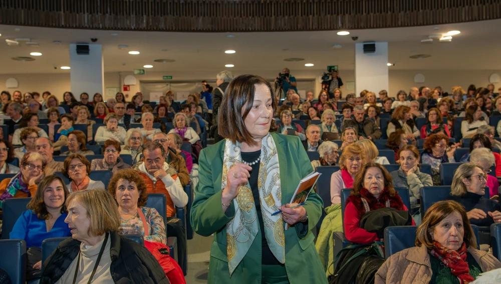 Rosa María Cid López durante una conferencia Rosa María Cid López durante una conferencia