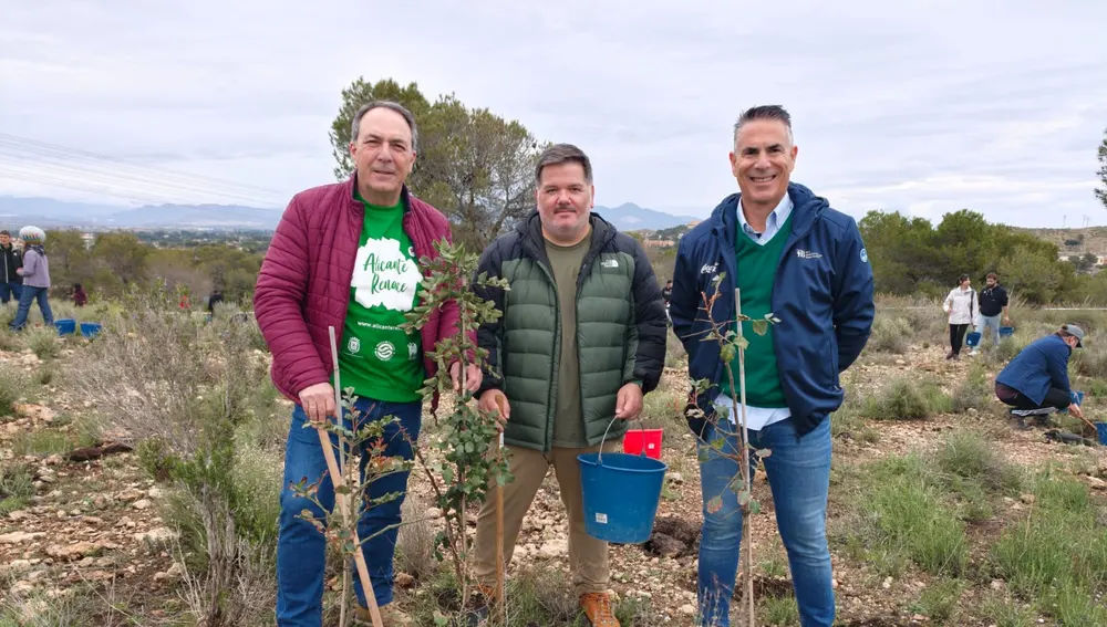 Los organizadores de la reforestación Los organizadores de la reforestación