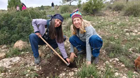 Los voluntarios de la reforestación de Primavera del Monte Orgegia Los voluntarios de la reforestación de Primavera del Monte Orgegia