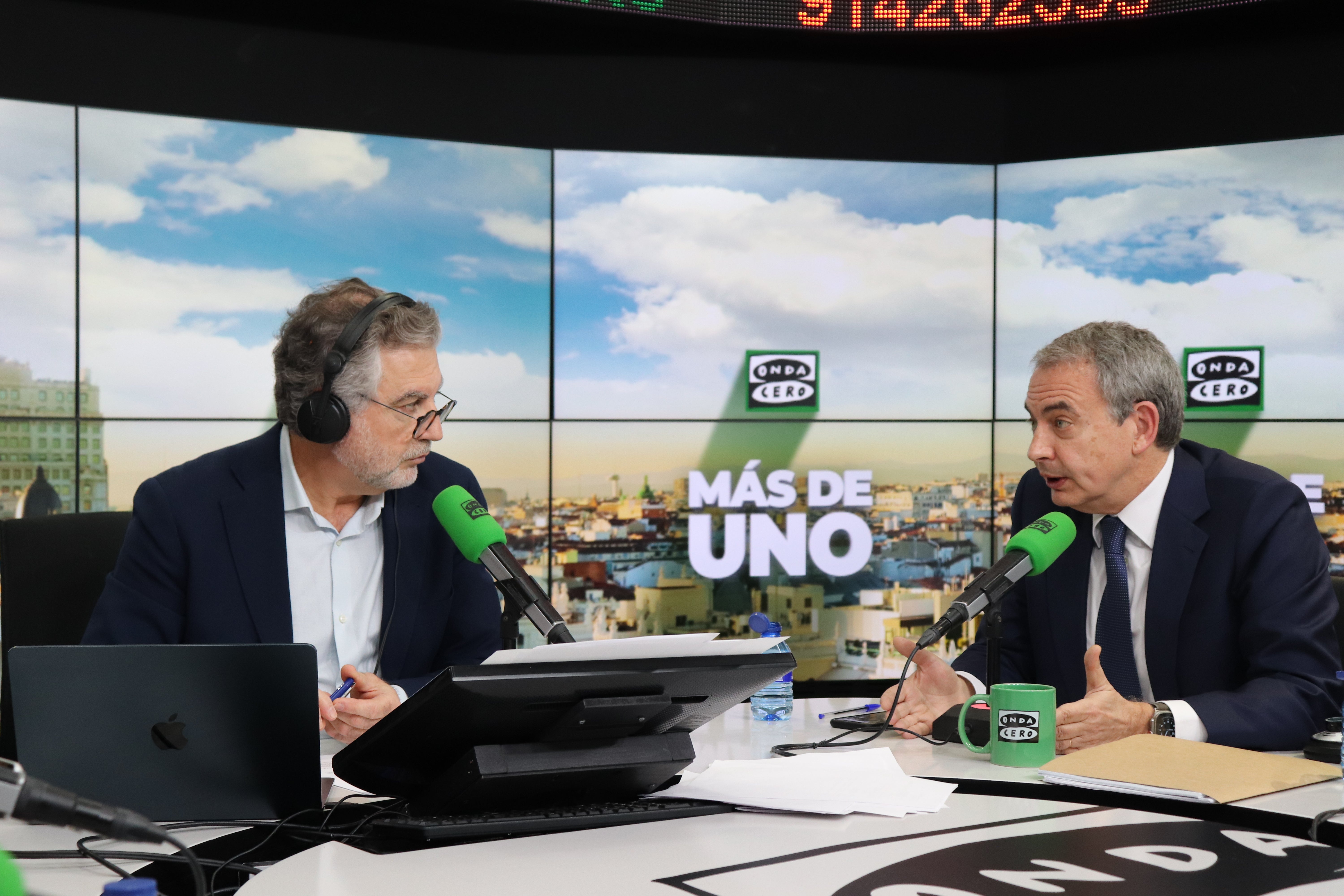 Zapatero defiende su labor "encomiable" de intermediación en Venezuela, niega relación con Plus Ultra y admite su amistad personal con Delcy Rodríguez — Más de uno cover