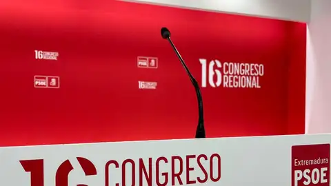 Los cuatro precandidatos a liderar el PSOE de Extremadura tienen hasta este martes para conseguir los 1.124 avales mínimos Los cuatro precandidatos a liderar el PSOE de Extremadura tienen hasta este martes para conseguir los 1.124 avales mínimos