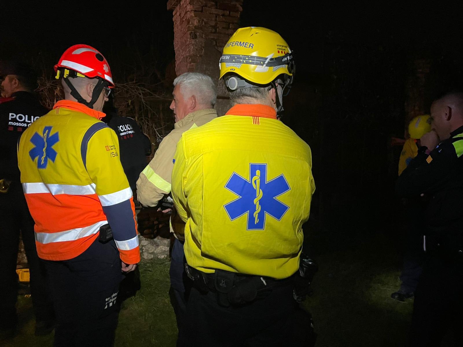 Quatre menors atrapats en l’antic hospital d’Esparreguera després d’un esfondrament Quatre menors atrapats en l’antic hospital d’Esparreguera després d’un esfondrament