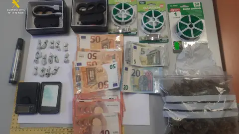 Desarticulado un punto de venta de drogas en Carcaixent Desarticulado un punto de venta de drogas en Carcaixent