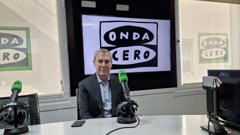 Microscopi en masculí amb Emili Rousaud, CEO de Factorenergia