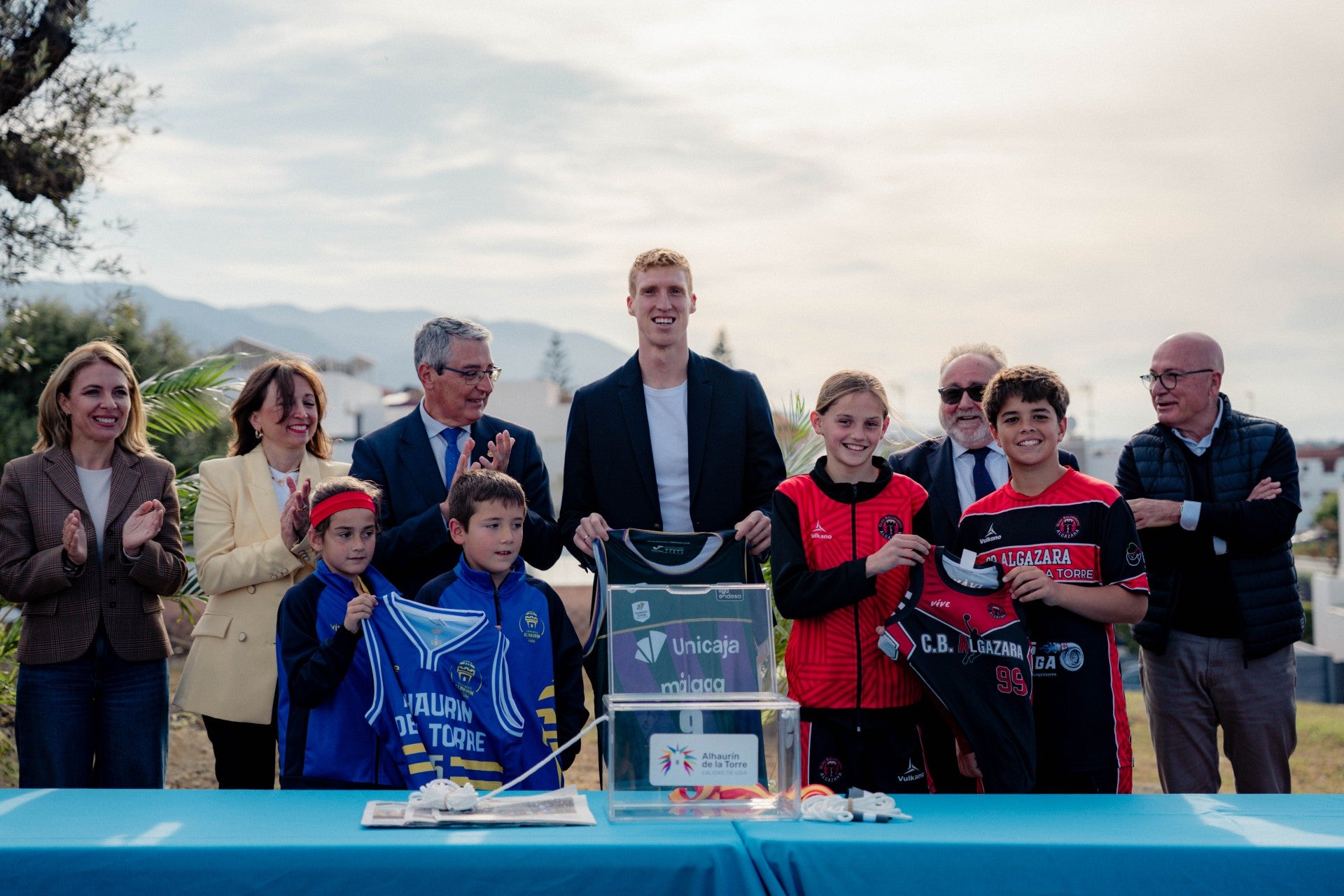 Alberto Díaz coloca la primera piedra del Polideportivo que llevará su nombre en Alhaurín de la Torre Alberto Díaz coloca la primera piedra del Polideportivo que llevará su nombre en Alhaurín de la Torre