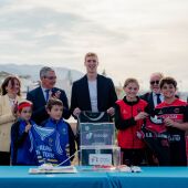 Alberto Díaz coloca la primera piedra del Polideportivo que llevará su nombre en Alhaurín de la Torre