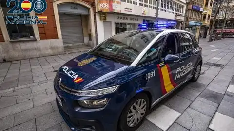 Vehículo de la Policía Nacional en Ciudad Real Vehículo de la Policía Nacional en Ciudad Real