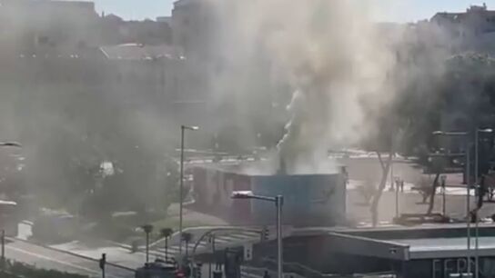 Qu&eacute; ha pasado en la Plaza de Col&oacute;n en Madrid: la impresionante columna de humo que ha sorprendido a conductores y peatones